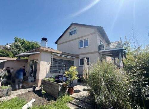 Sicht vom Garten aufs Haus - 