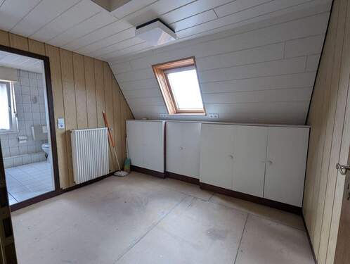 Zimmer DG miit Zugang zum Bad - 