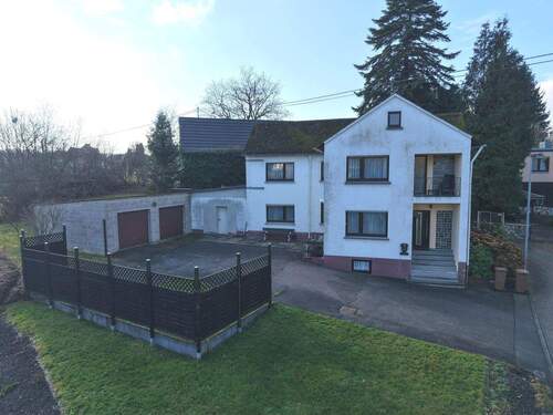 Haus und Hof - 6 Zimmer Mehrfamilienhaus, Wohnhaus zum Kaufen in Breitenau