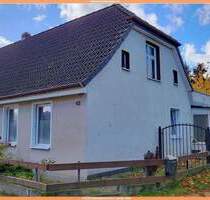 Kleiner Hof mit schönem Garten in ruhiger Lage - Kachelöfen vorhanden - Provisionsfrei - Grapzow