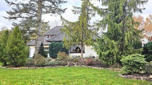 ... auf grandiosem Gartengrundstück - 4 Zimmer Bungalow zum Kaufen in Stuhr