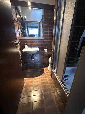 Gäste WC mit Dusche - 