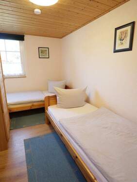 Kinder-/ Gästezimmer im Erdgeschoss - 