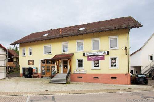 Außenansicht - Großes Wohn- und Geschäftshaus mit viel Potenzial zur Erweiterung - zentral gelegen in Öflingen