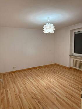 Wohnzimmer.jpg - 3 Zimmer Etagenwohnung zum Kaufen in Bielefeld