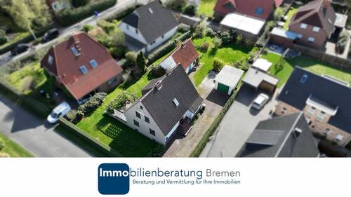 Starter - Einfamilienhaus mit Garten und massivem Nebengebäude