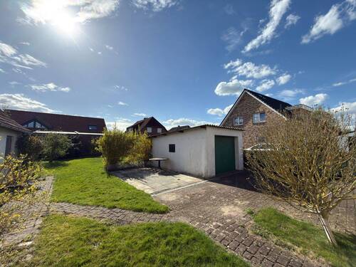 Garage - Einfamilienhaus mit 112,50 m&sup2; in Lilienthal zum Kaufen