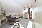 ...großzügigen Balkon - 