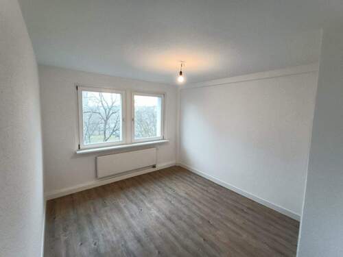 Wohnzimmer - 2 Zimmer Etagenwohnung zur Miete in Chemnitz