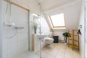 Badezimmer III Dachgeschoss - 