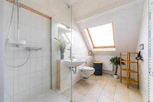 Badezimmer III Dachgeschoss - 