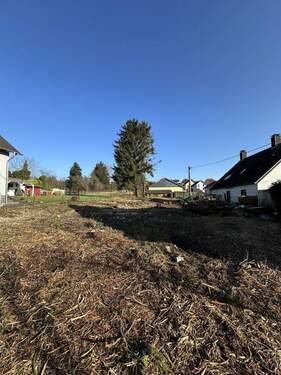 Bild 1 - Baugrundstück zum Kauf in Oberbexbach für 130.000€