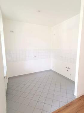 offene Küche - 3 Zimmer Etagenwohnung in Chemnitz