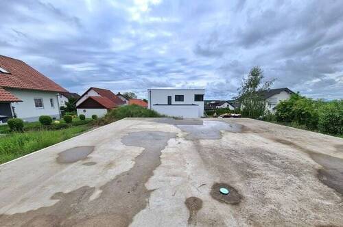 Erstellte Betonbodenplatte - Grundstück zum Kaufen in Bad Saulgau