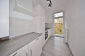 ...mit Zugang zum Balkon - 