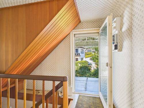 Flur im OG mit Ausgang Blkn - 