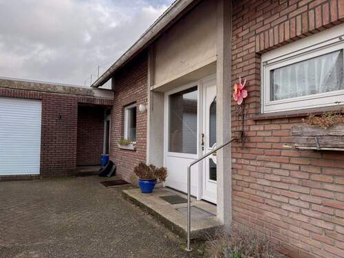 Haustür - Einfamilienhaus mit 124,70 m&sup2; in Nordhorn zum Kaufen