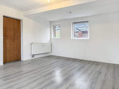 Einliegerwohnung - Mehrfamilienhaus, Wohnhaus mit 219,60 m&sup2; in Stadthagen zum Kaufen