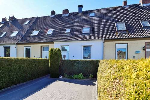 Außenansicht - 4 Zimmer Reihenmittelhaus zum Kaufen in Wilhelmshaven