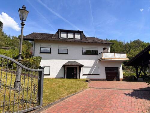 Außenansicht - 8 Zimmer Einfamilienhaus zum Kaufen in Windeck