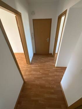Flur - 1 Zimmer Etagenwohnung zur Miete in Bitterfeld-Wolfen