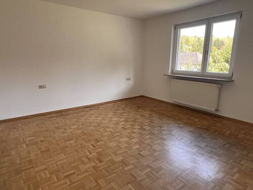 Zimmer EG - 6 Zimmer Mehrfamilienhaus, Wohnhaus in Leidersbach