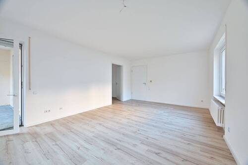 Wohnzimmer - 2 Zimmer Etagenwohnung in Chemnitz