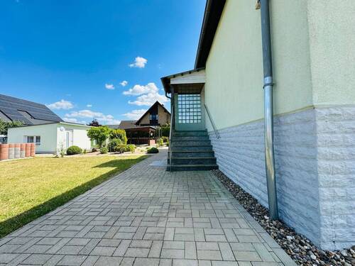 Eingang Haus - Einfamilienhaus mit 100,00 m² in Crivitz zum Kaufen