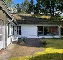 Charmantes Einfamilienhaus, Zufahrt, Garage, großer Garten - Boostedt