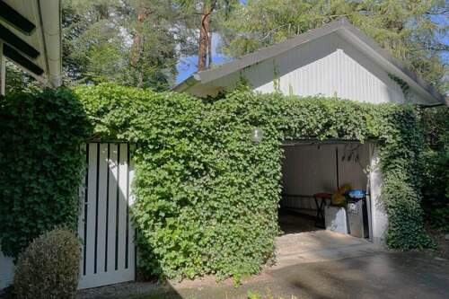 Garage und Gartentor - 