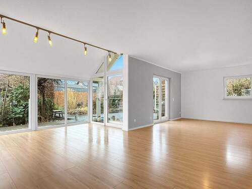 Wohnzimmer - 4 Zimmer Einfamilienhaus in Bedburg