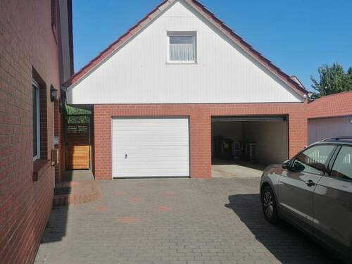 optionaler Garagenstellplatz - 