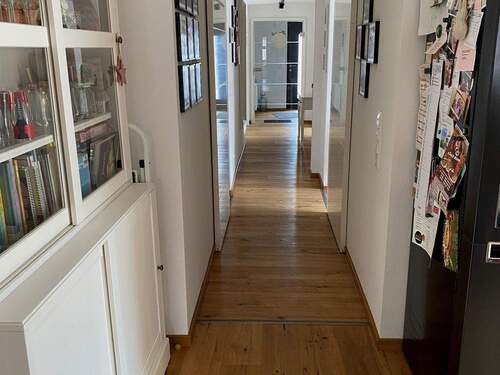 Fluransicht richtung Eingang DG - 