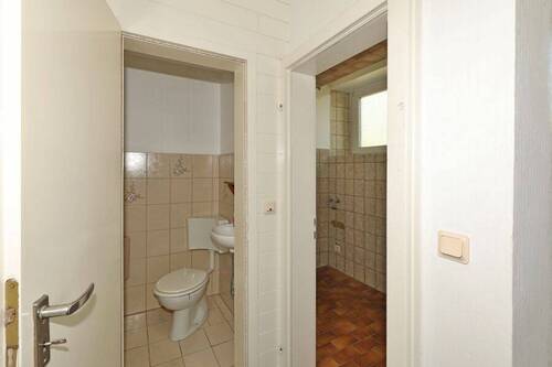 WC - 