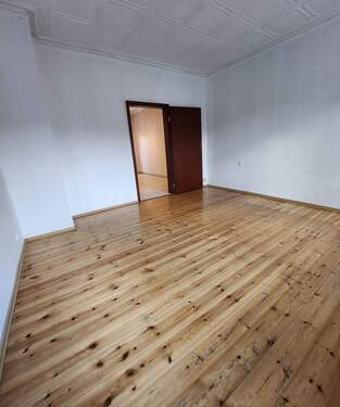 Zimmer 1 EG - 1 Zimmer Mehrfamilienhaus, Wohnhaus in Pforzheim