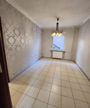 Zimmer 2 EG - Mehrfamilienhaus, Wohnhaus mit 197,80 m² in Pforzheim zum Kaufen