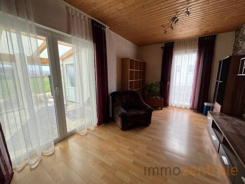 4EABBE5E-1059-4116-8488-B346FC826F9A - 