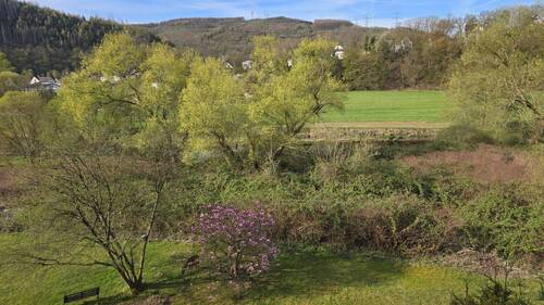 Aussicht - 5 Zimmer Etagenwohnung zur Miete in Brachbach