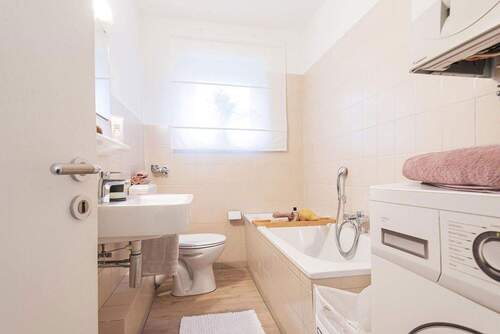 Badezimmer - Etagenwohnung mit 72,00 m&sup2; in Elmshorn zum Kaufen