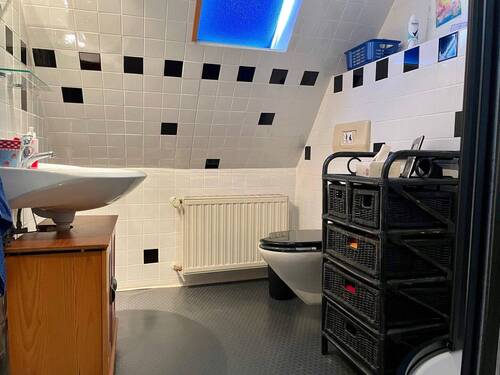 Bad mit Dusche (DG) - 