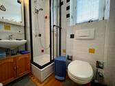 Bad mit Dusche (EG) - 