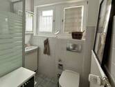 Bad mit Dusche (OG) - 