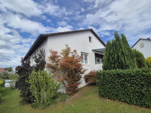 Ansicht Garten - 4 Zimmer Mehrfamilienhaus, Wohnhaus zum Kaufen in Sulzemoos