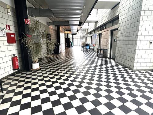 Aufenthaltsfläche zum Lernen und Brainstorming - 