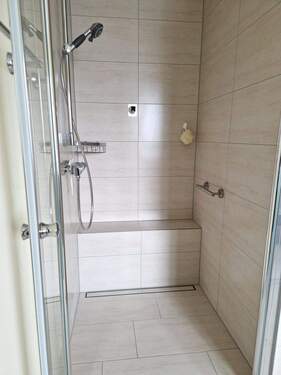 Badezimmer 1, Dusche - 