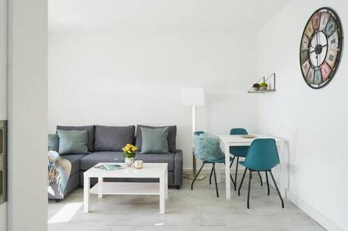 Couch - 