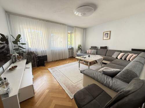 Wohnzimmer - Etagenwohnung mit 105,60 m² in Röthenbach an der Pegnitz zum Kaufen