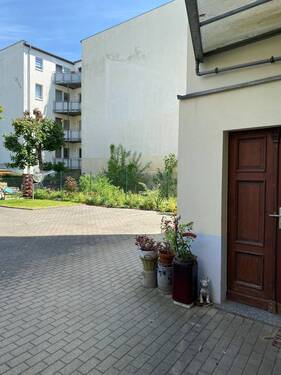 Hof Eingangsbereich - Etagenwohnung mit 45,50 m&sup2; in Gera zur Miete