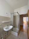 Bad mit Dusche - 