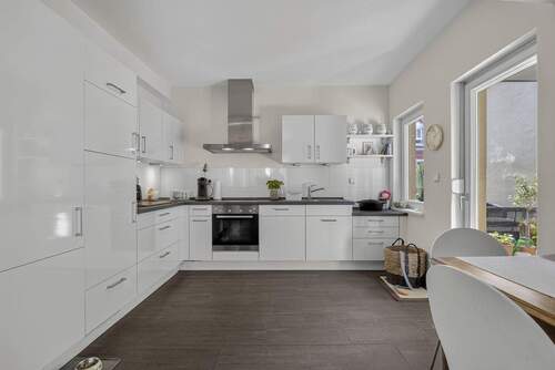 Küche mit Zugang zur Terrasse - 3 Zimmer Etagenwohnung in Karlsruhe